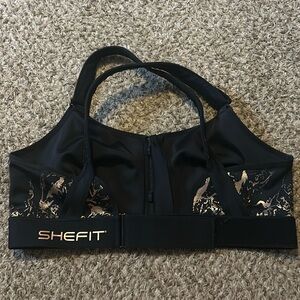SheFit flex sports bra